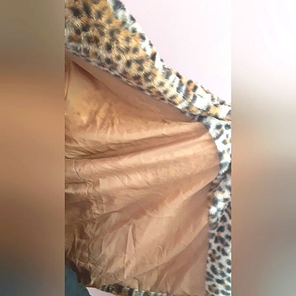 Leopard Faux Fur Coat - Picture 6 of 7